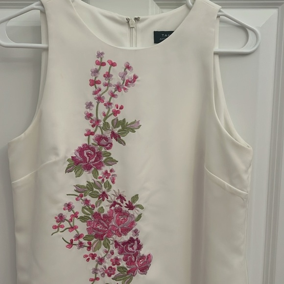 Tahari Floral Embroirdered Shift Mini Dress Size S - Picture 3 of 7